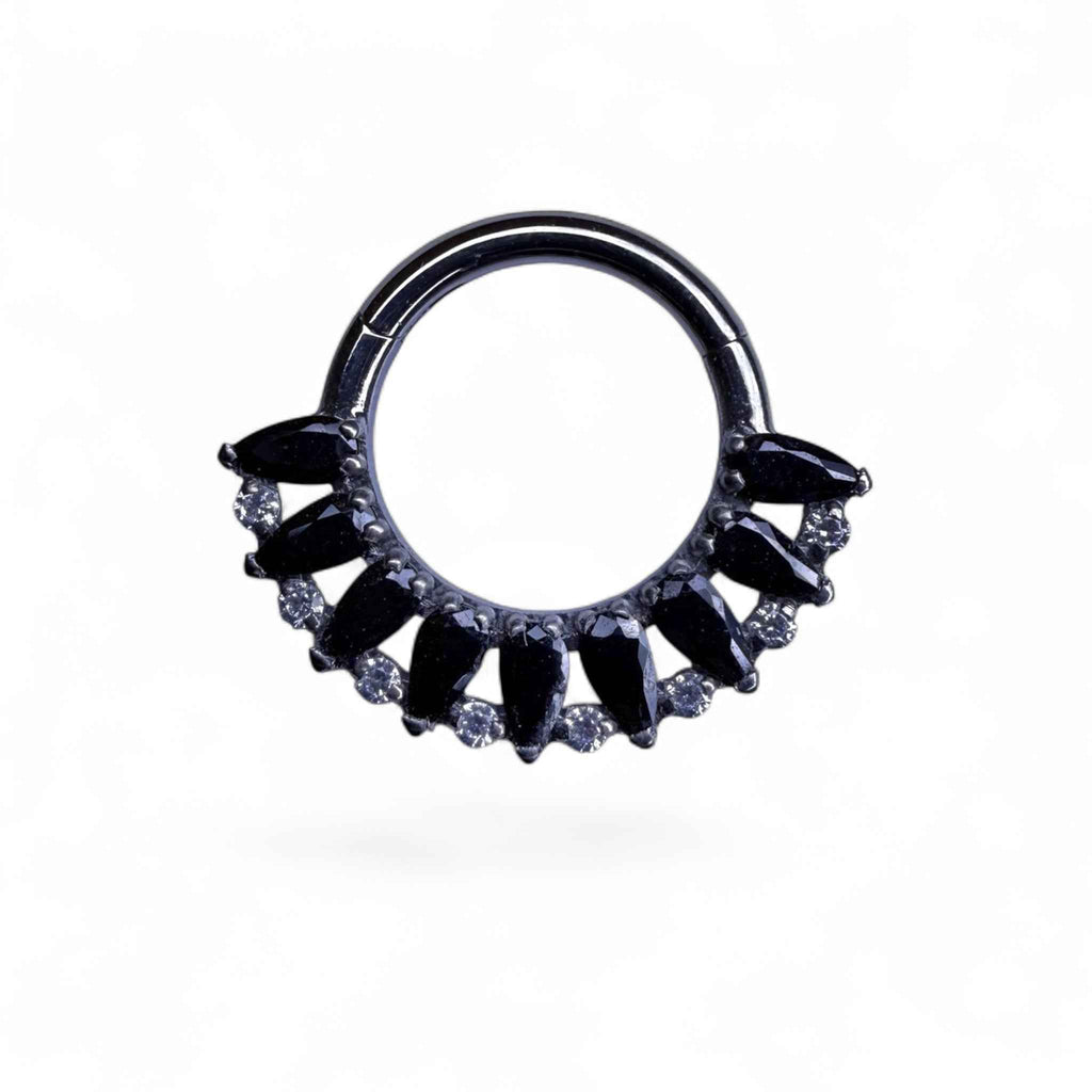 Clicker in titanio con zirconi marquise e pavé a ventaglio – Seraphine