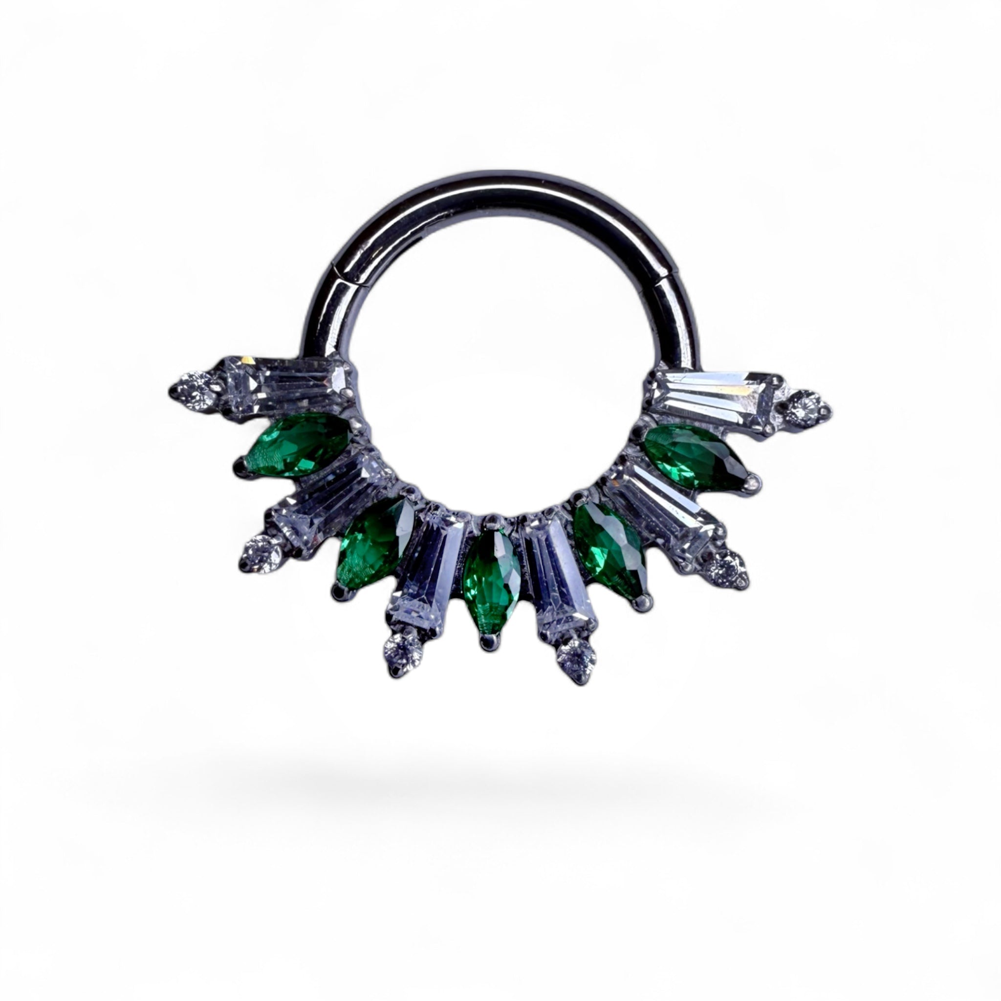 Clicker in titanio con zirconi baguette e marquise a ventaglio – Elara