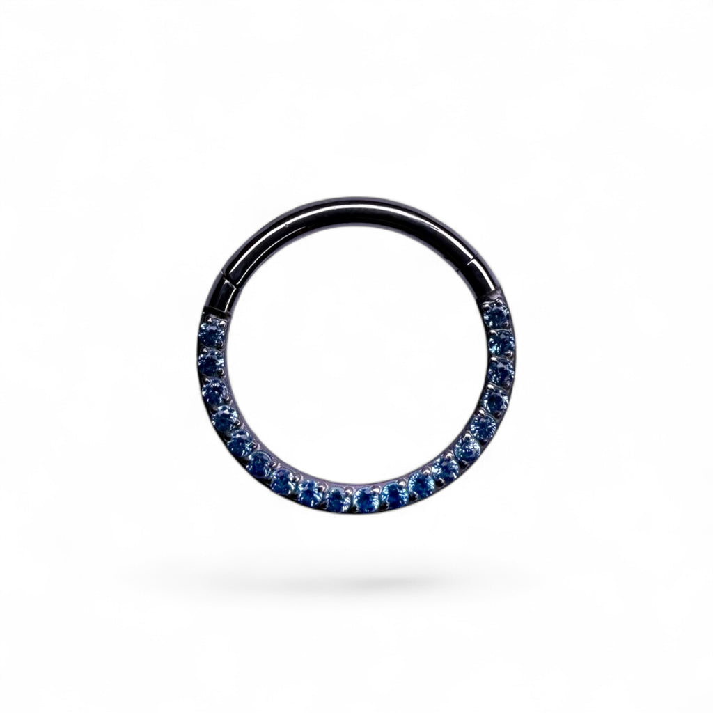Clicker in titanio con zirconi pavé frontali – Aveline
