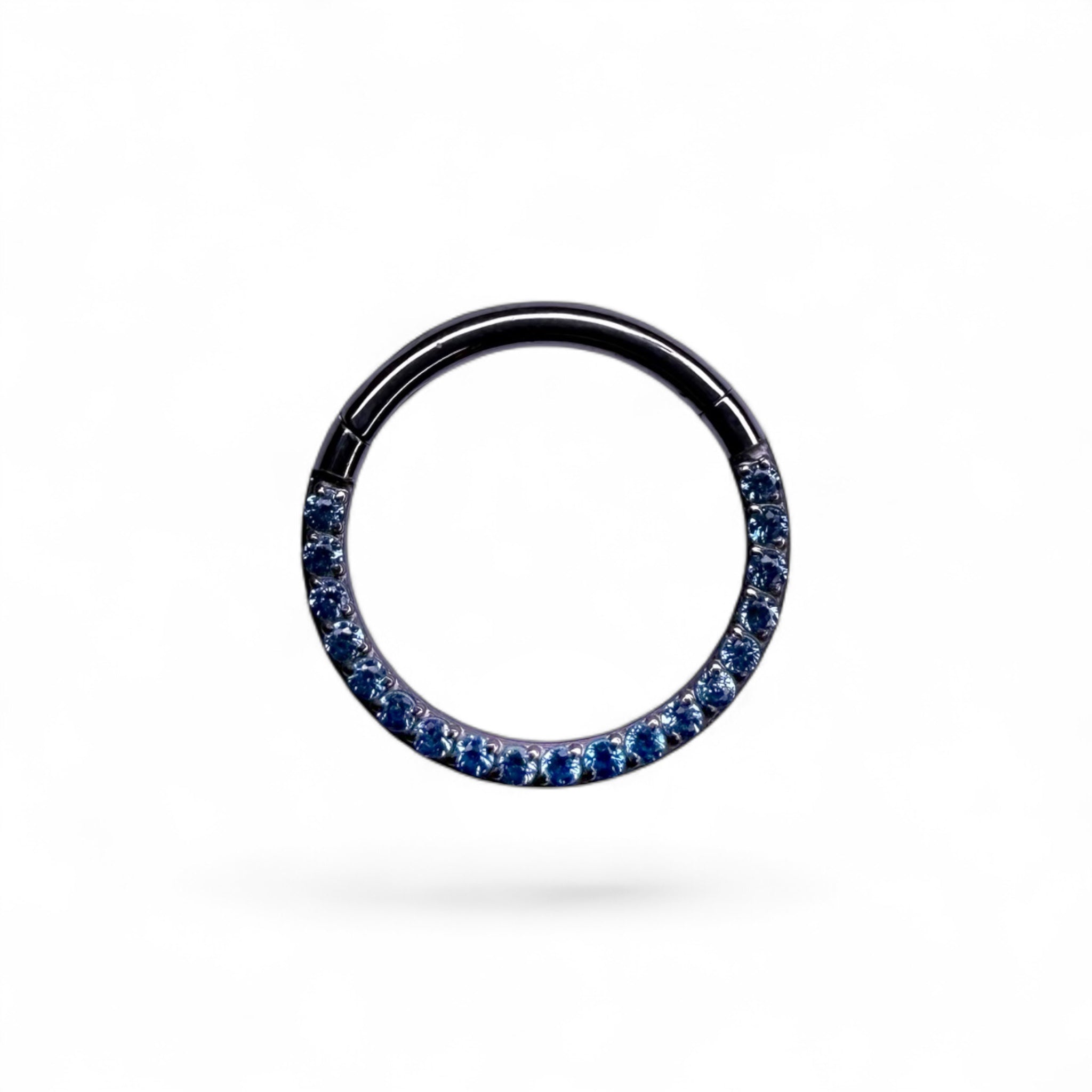 Clicker in titanio con zirconi pavé frontali – Aveline