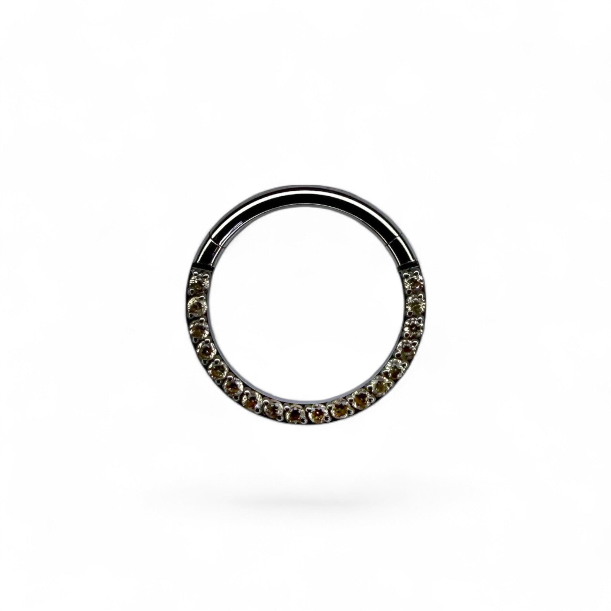 Clicker in titanio con zirconi pavé frontali – Aveline