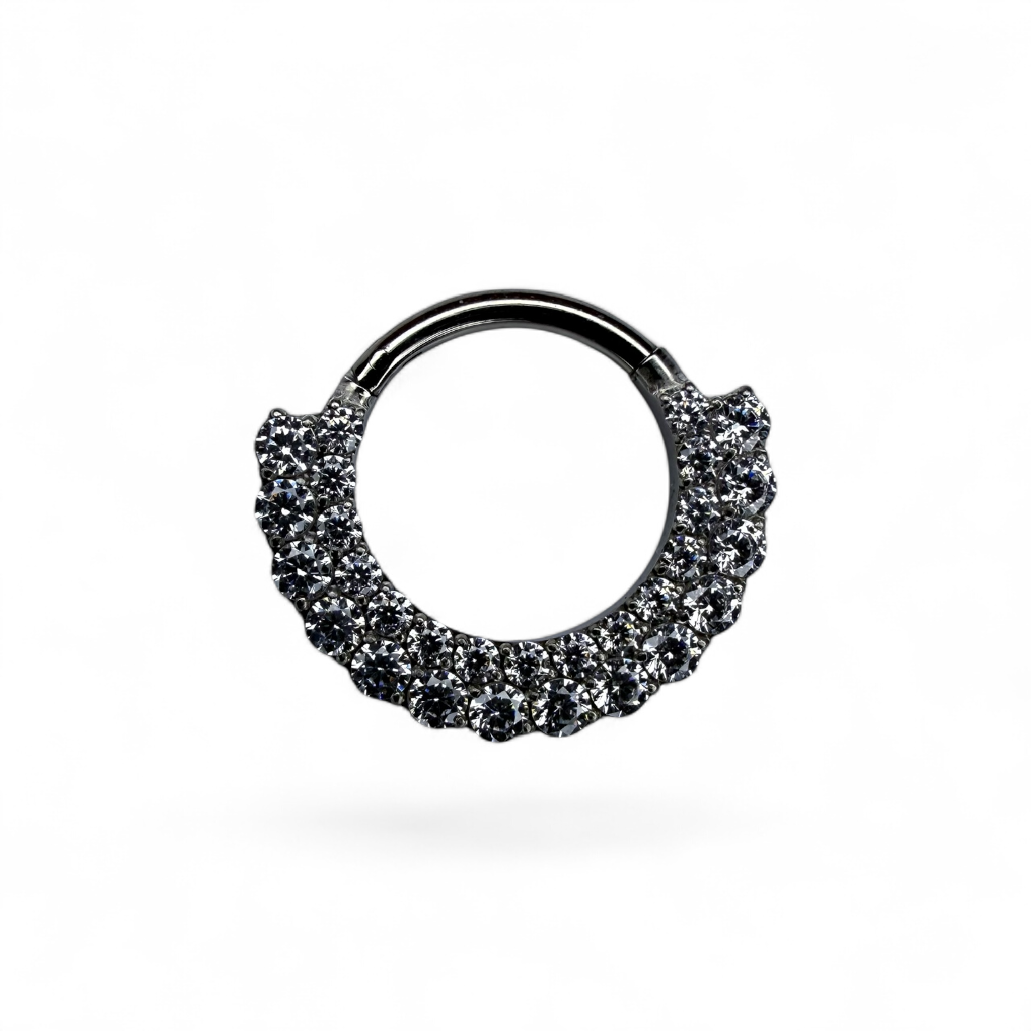 Clicker in titanio con brillanti design pavé