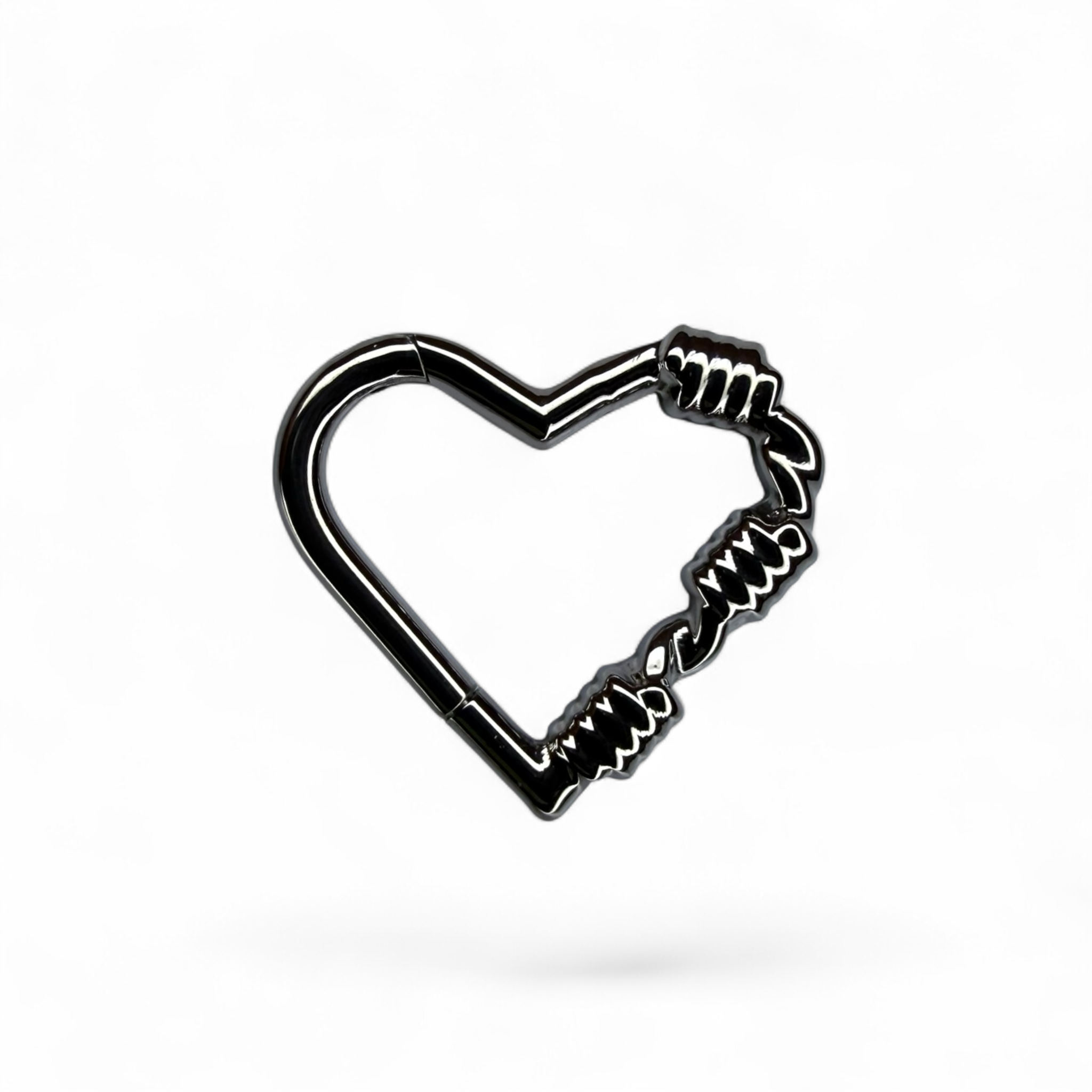 Clicker in titanio cuore filo spinato