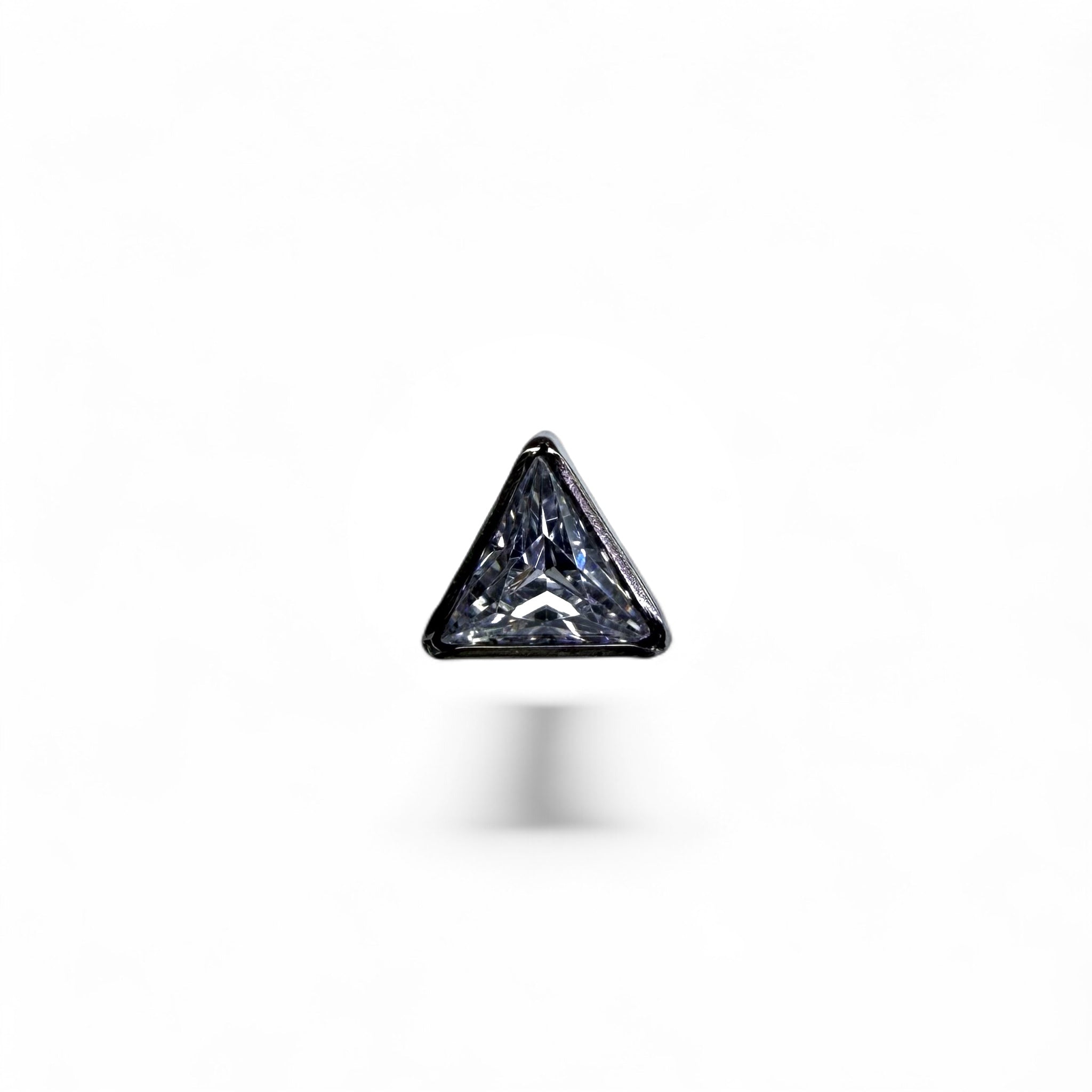 Terminale in titanio con zircone triangolare
